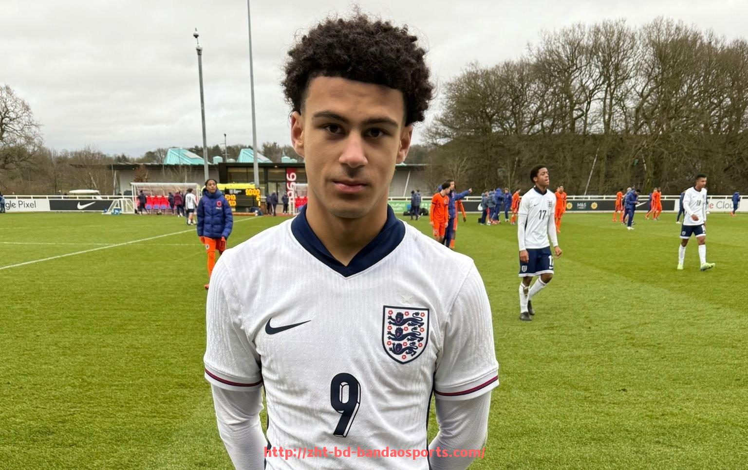 半岛体育-世俱杯换人规则及战术意义分析：替补使用与策略设计